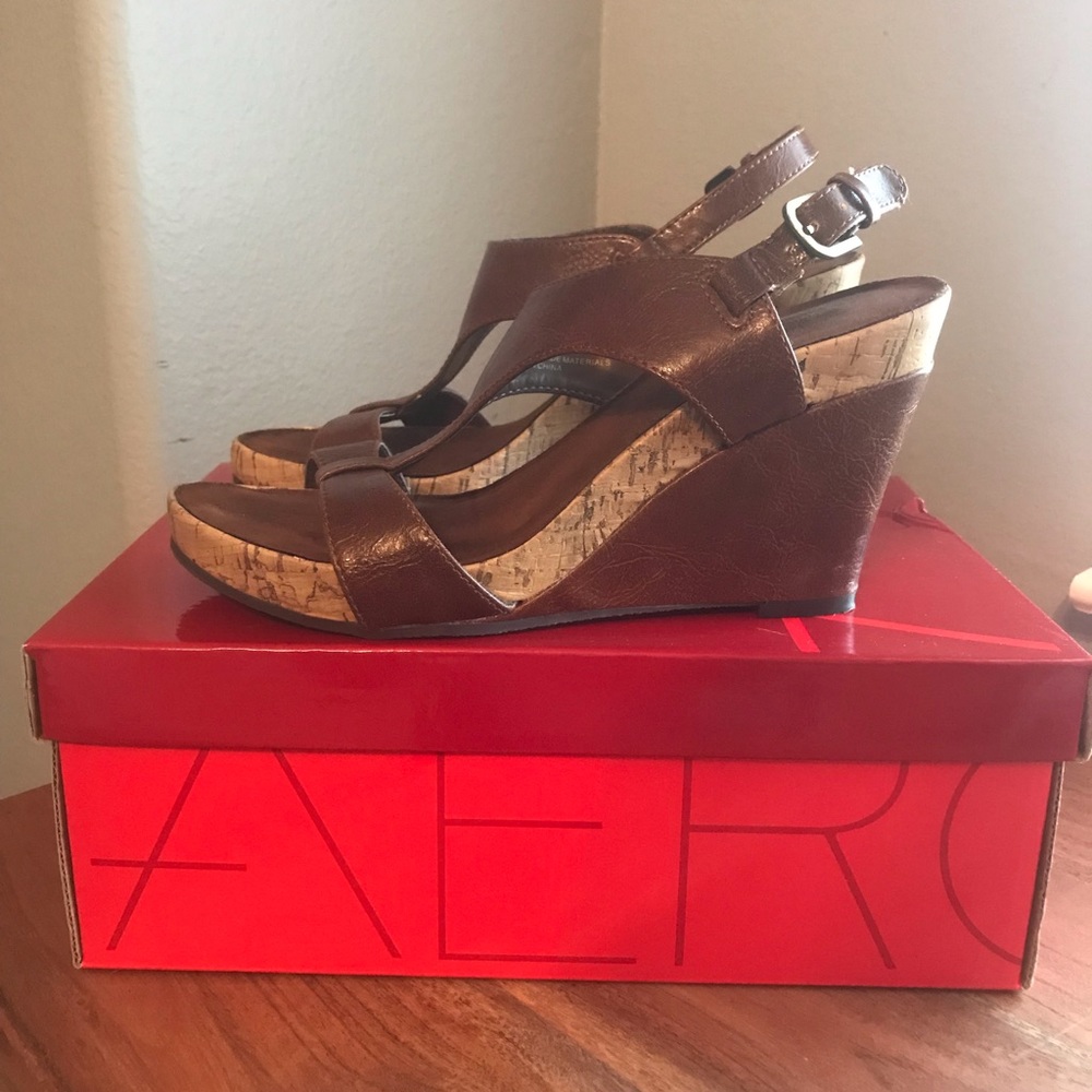 Aerosoles Gold Plush Brown